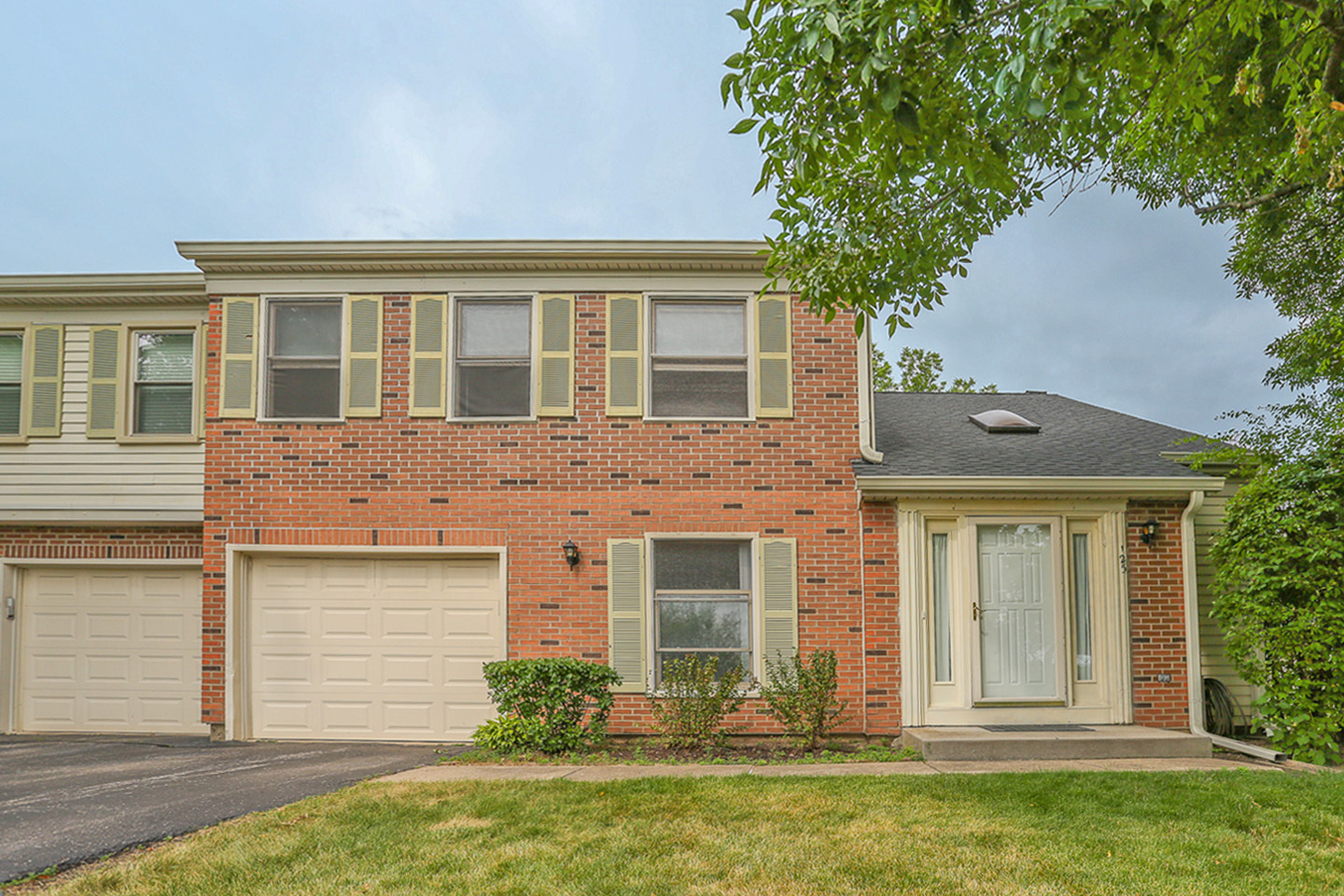 125 Bright Ridge Drive, Schaumburg, IL 60194 Compass