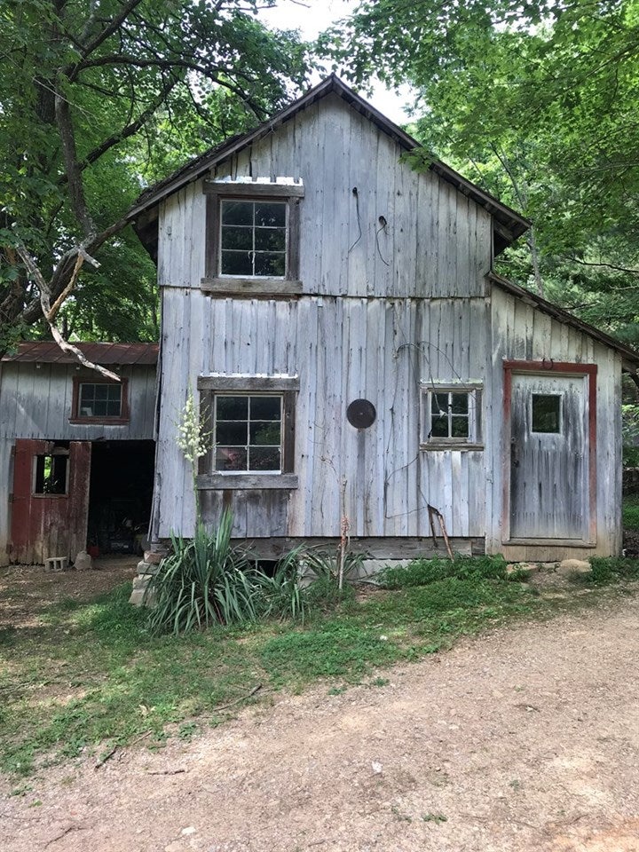 60 Good Folks Road Summer Shade, KY 42166 - Photo 4 of 12 Gallery Image 4