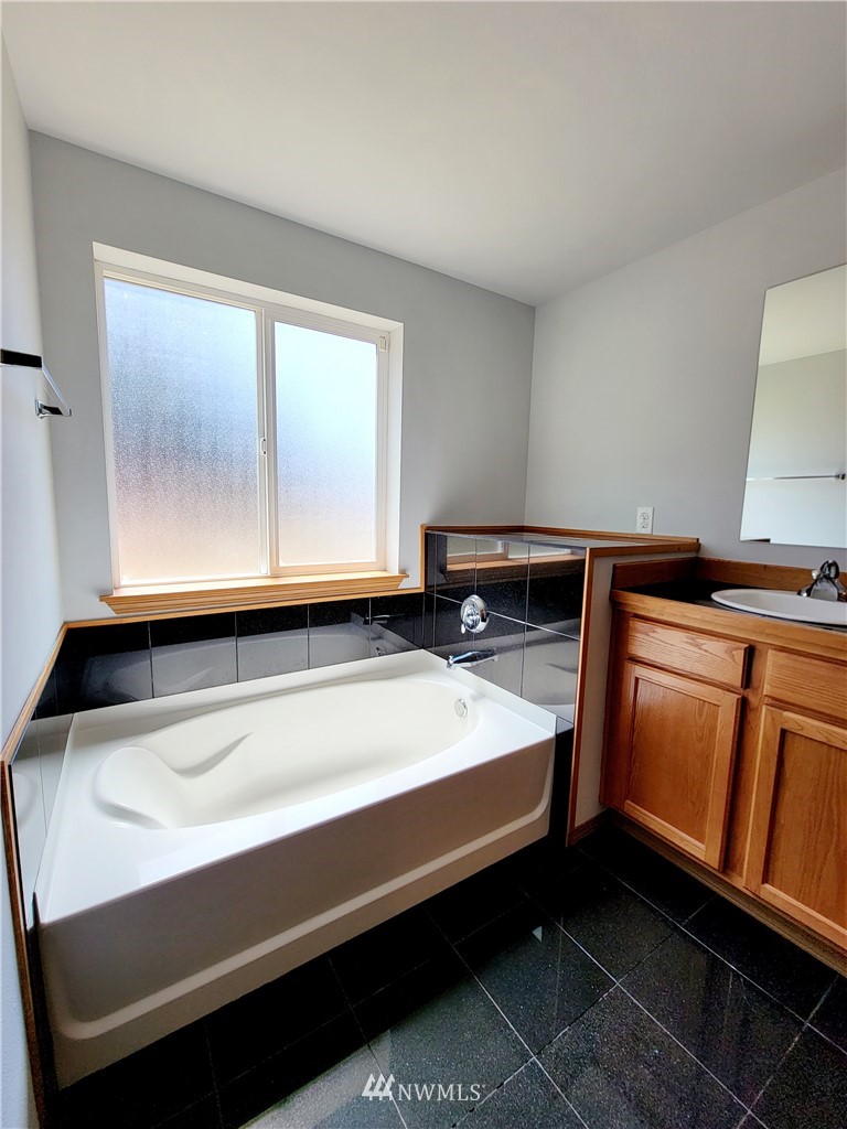 1297 Monte Elma Road Elma, WA 98541 - Photo 12 of 39 Gallery Image 12