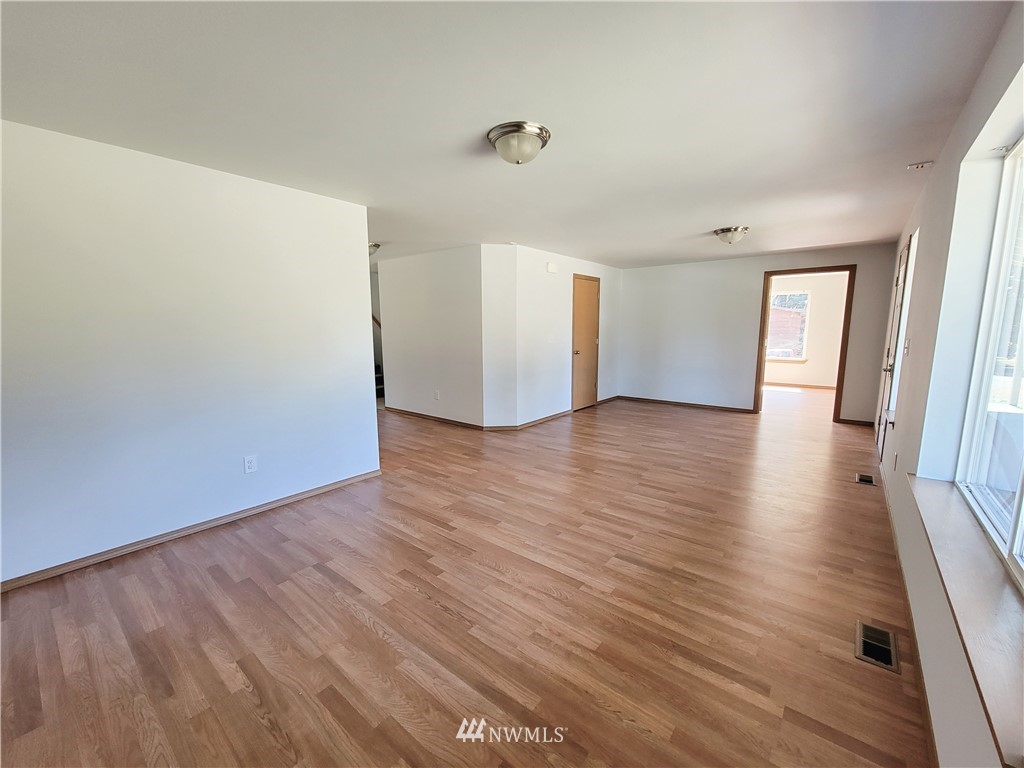 1297 Monte Elma Road Elma, WA 98541 - Photo 4 of 39 Gallery Image 4