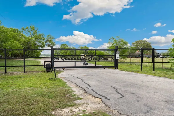 $399,000 | 172 Rogues Hollow, Seguin, TX 78155