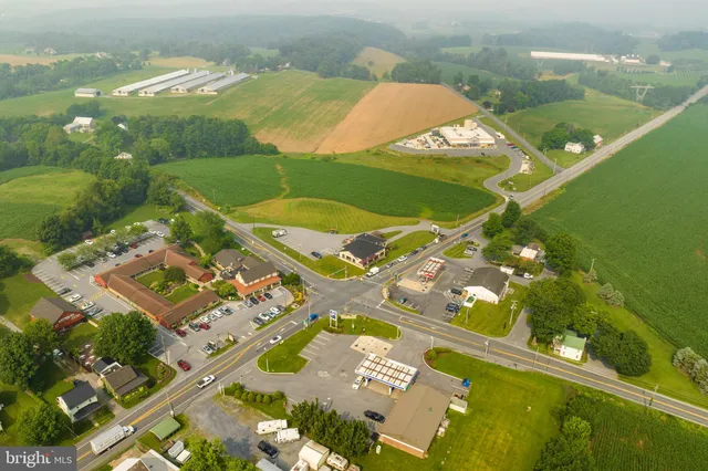 $599,000 | 50 West 28th Division Highway, Lititz, PA 17543