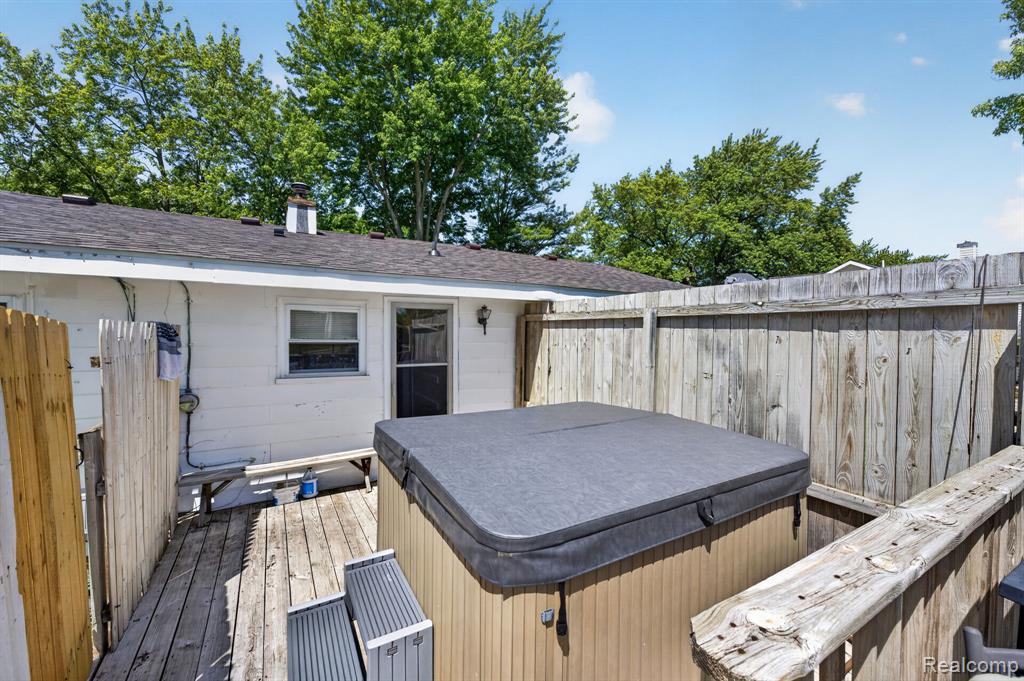5233 Torrey Road Flint, MI 48507 - Photo 31 of 45