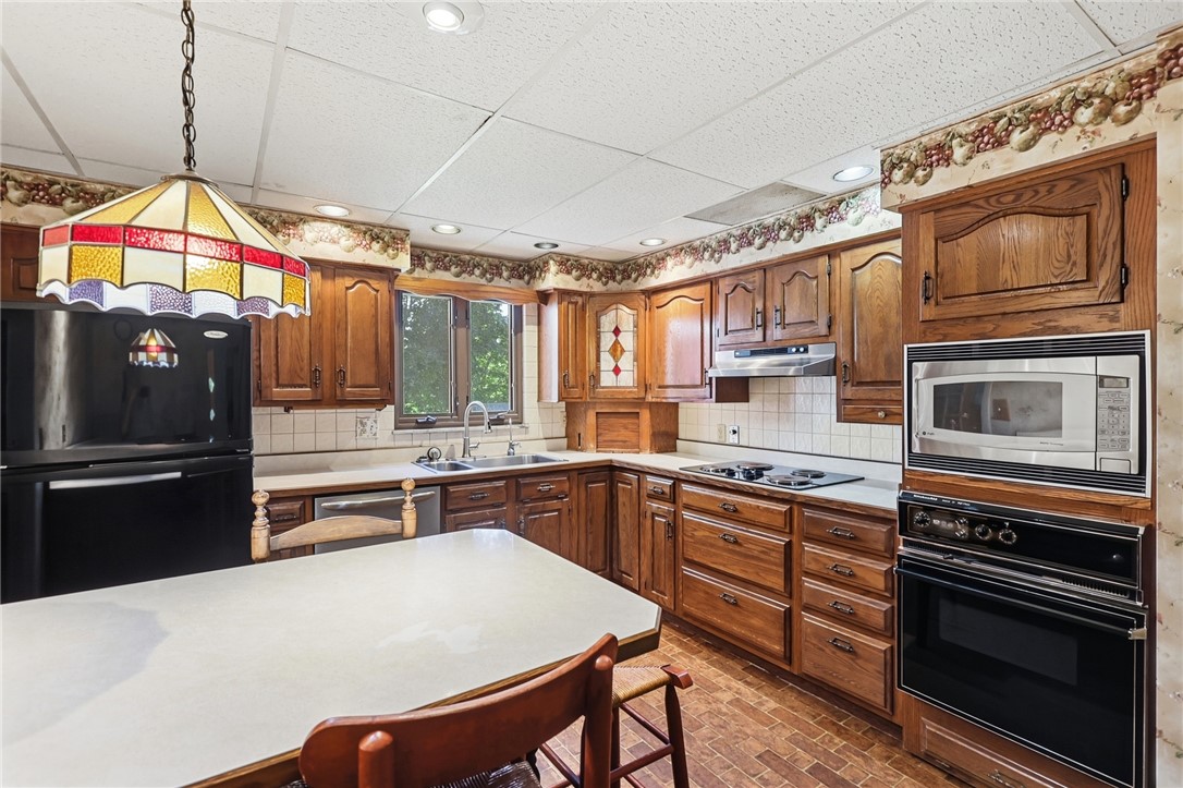 2504 Cross Country Road Beavercreek, OH 45431 - Photo 16 of 46