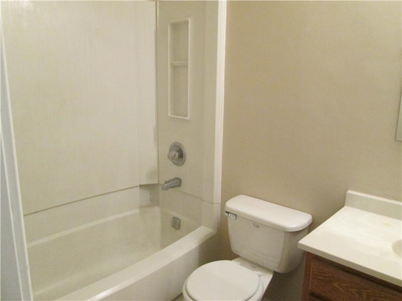 1324 Lansdowne Road Indianapolis, IN 46234 - Photo 13 of 18 Gallery Image 13