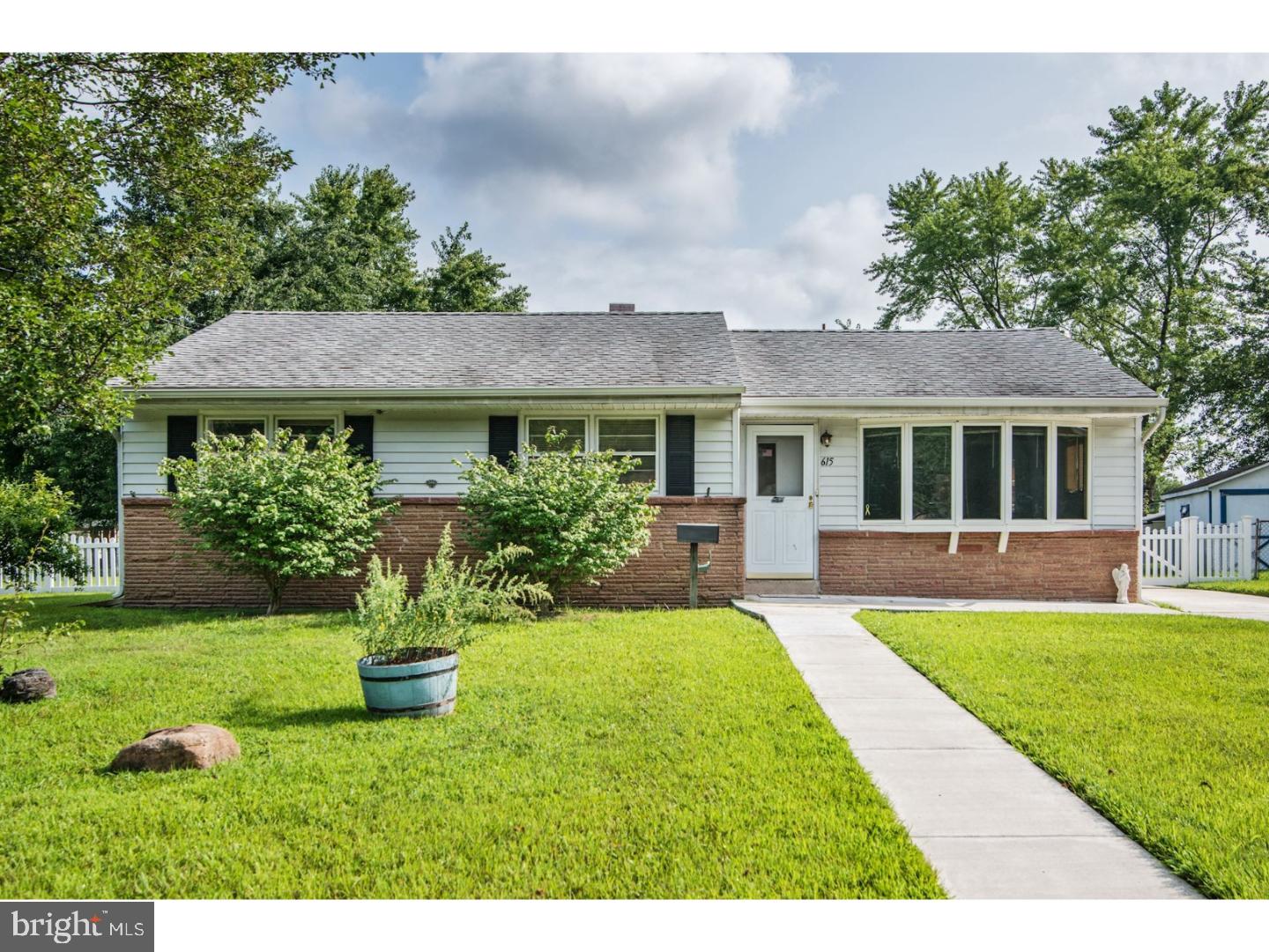 615 Sheffield Road Sewell, NJ 08080 - Photo 2 of 19