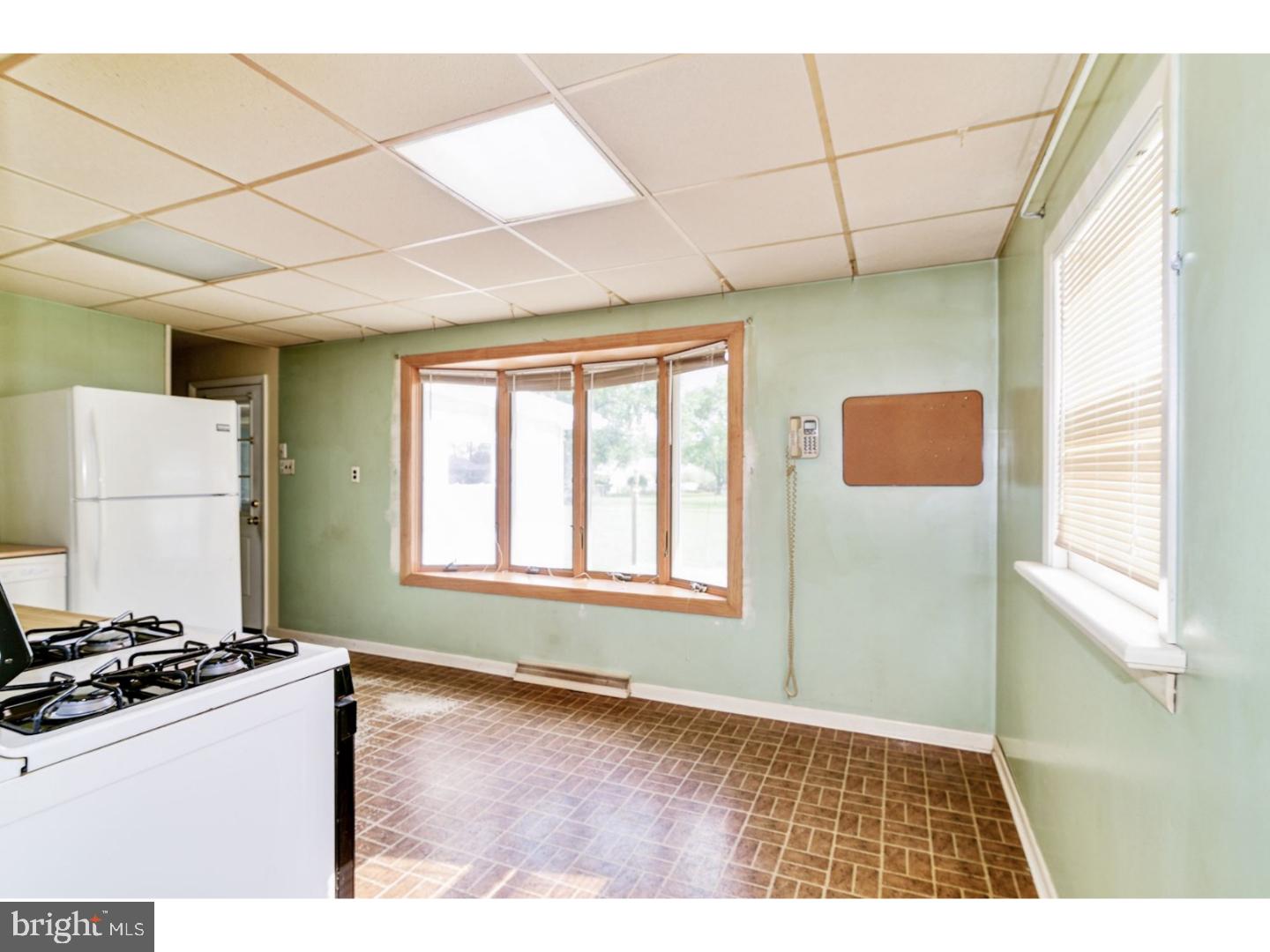 615 Sheffield Road Sewell, NJ 08080 - Photo 6 of 19