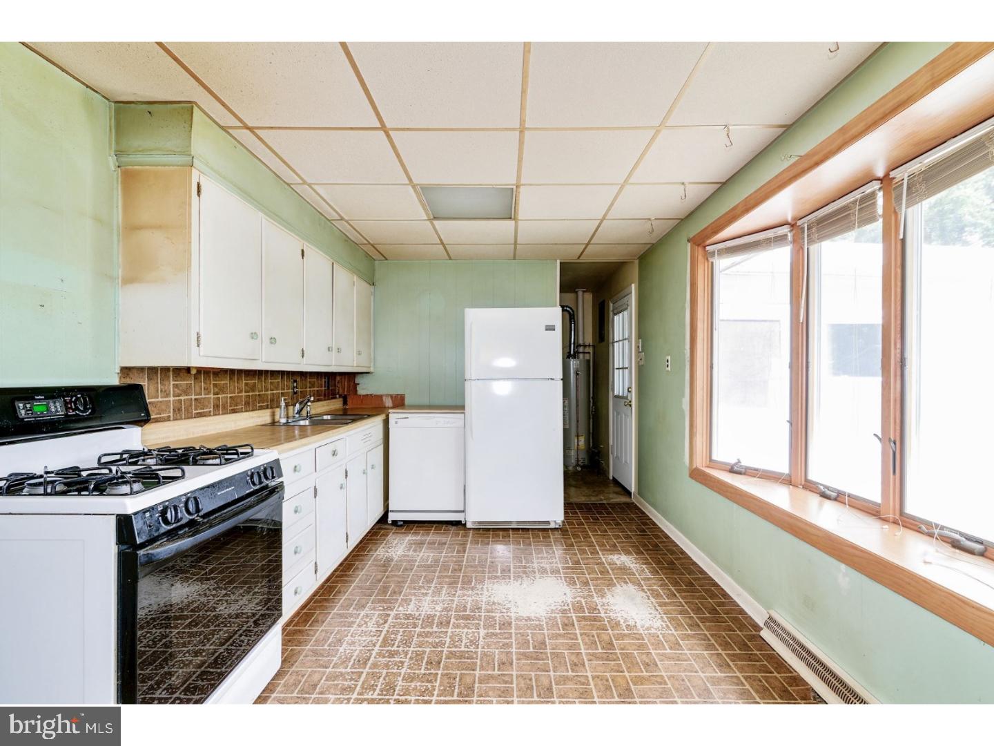 615 Sheffield Road Sewell, NJ 08080 - Photo 7 of 19