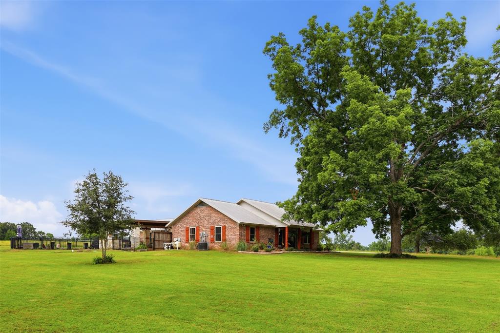 1663 County Road 1405 Bogata, TX 75417 - Photo 12 of 36