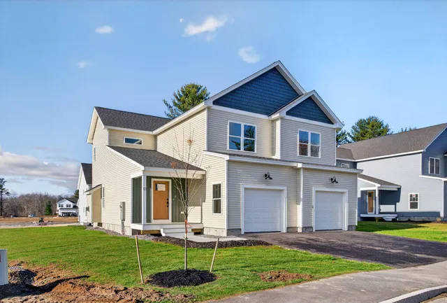 $699,900 | 10 Nicklaus Lane, Westbrook, ME 04092