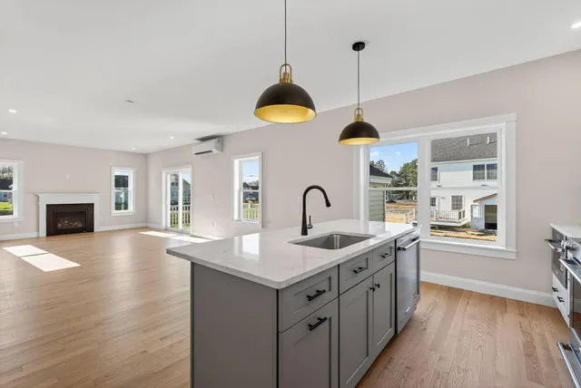 $699,900 | 10 Nicklaus Lane, Westbrook, ME 04092