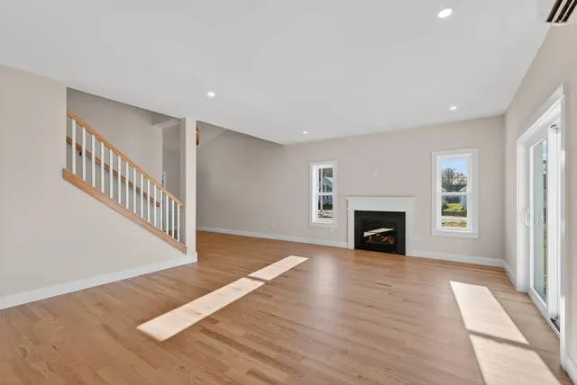 $699,900 | 10 Nicklaus Lane, Westbrook, ME 04092