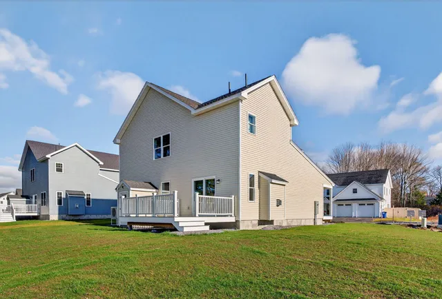 $699,900 | 10 Nicklaus Lane, Westbrook, ME 04092