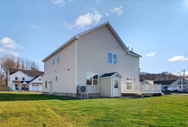 $699,900 | 10 Nicklaus Lane, Westbrook, ME 04092