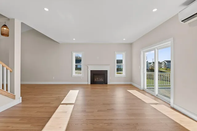 $699,900 | 10 Nicklaus Lane, Westbrook, ME 04092