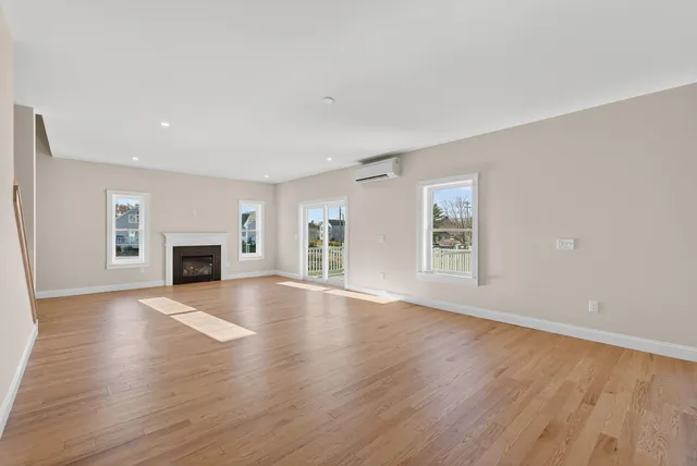 $699,900 | 10 Nicklaus Lane, Westbrook, ME 04092