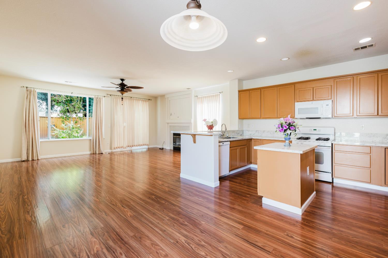 10628 Hidden Grove Circle Stockton, CA 95209 - Photo 11 of 41