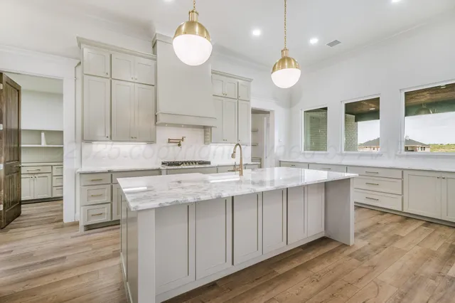 $734,950 | 1701 Blakely Holw Drive, Amarillo, TX 79124