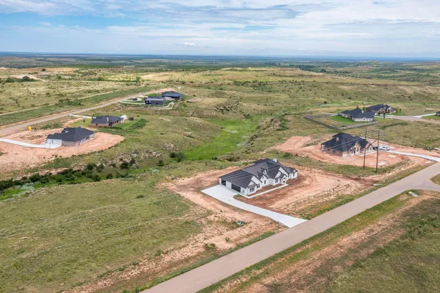 $734,950 | 1701 Blakely Holw Drive, Amarillo, TX 79124