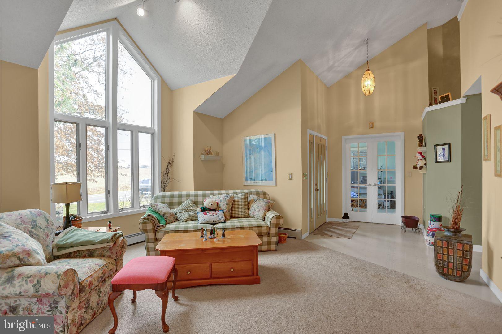 185 Orchard Road Reading, PA 19605 - Photo 3 of 38 Living Room
