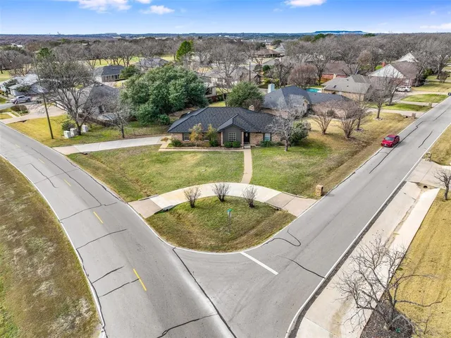 $349,900 | 9130 Hanging Moss Drive, Granbury, TX 76049