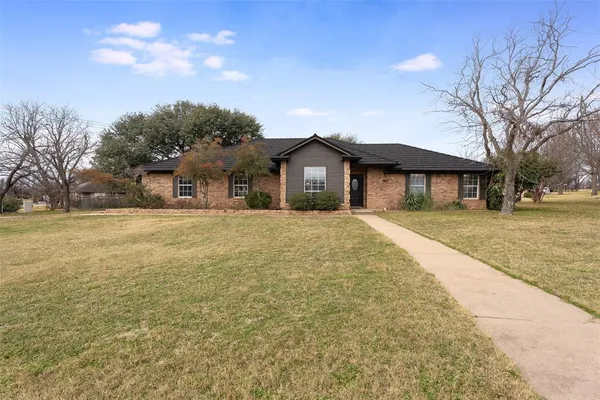 $324,900 | 9130 Hanging Moss Drive, Granbury, TX 76049