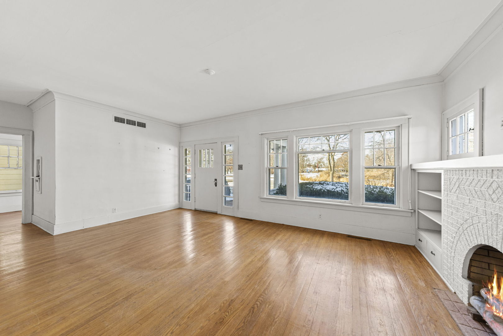531 Delles Road Wheaton, IL 60187 - Photo 6 of 32 Gallery Image 6