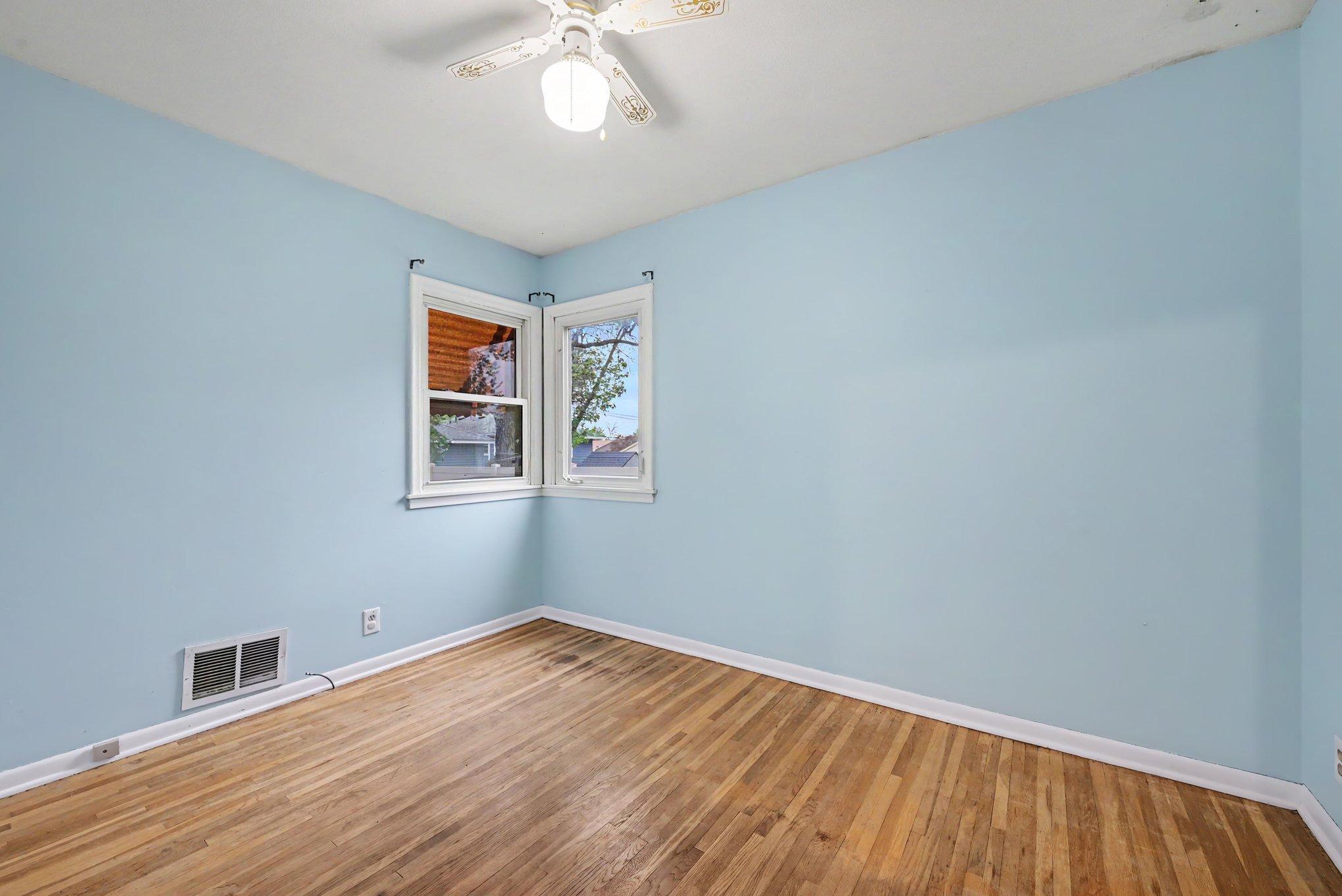 5422 Madison Street Northeast Minneapolis, MN 55421 - Photo 14 of 35