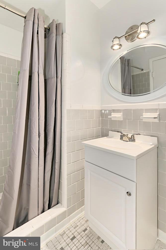 8211 Blairton Road Springfield, VA 22152 - Photo 12 of 27 Bath (Master)