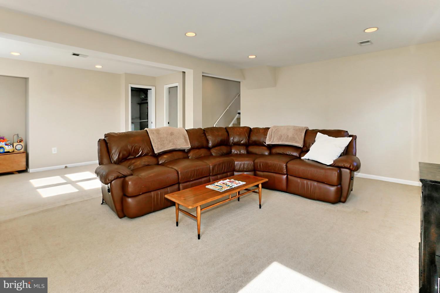 8211 Blairton Road Springfield, VA 22152 - Photo 17 of 27 Family Room