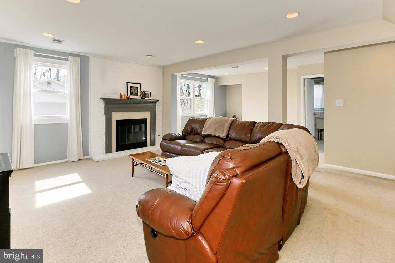 8211 Blairton Road Springfield, VA 22152 - Photo 18 of 27 Family Room