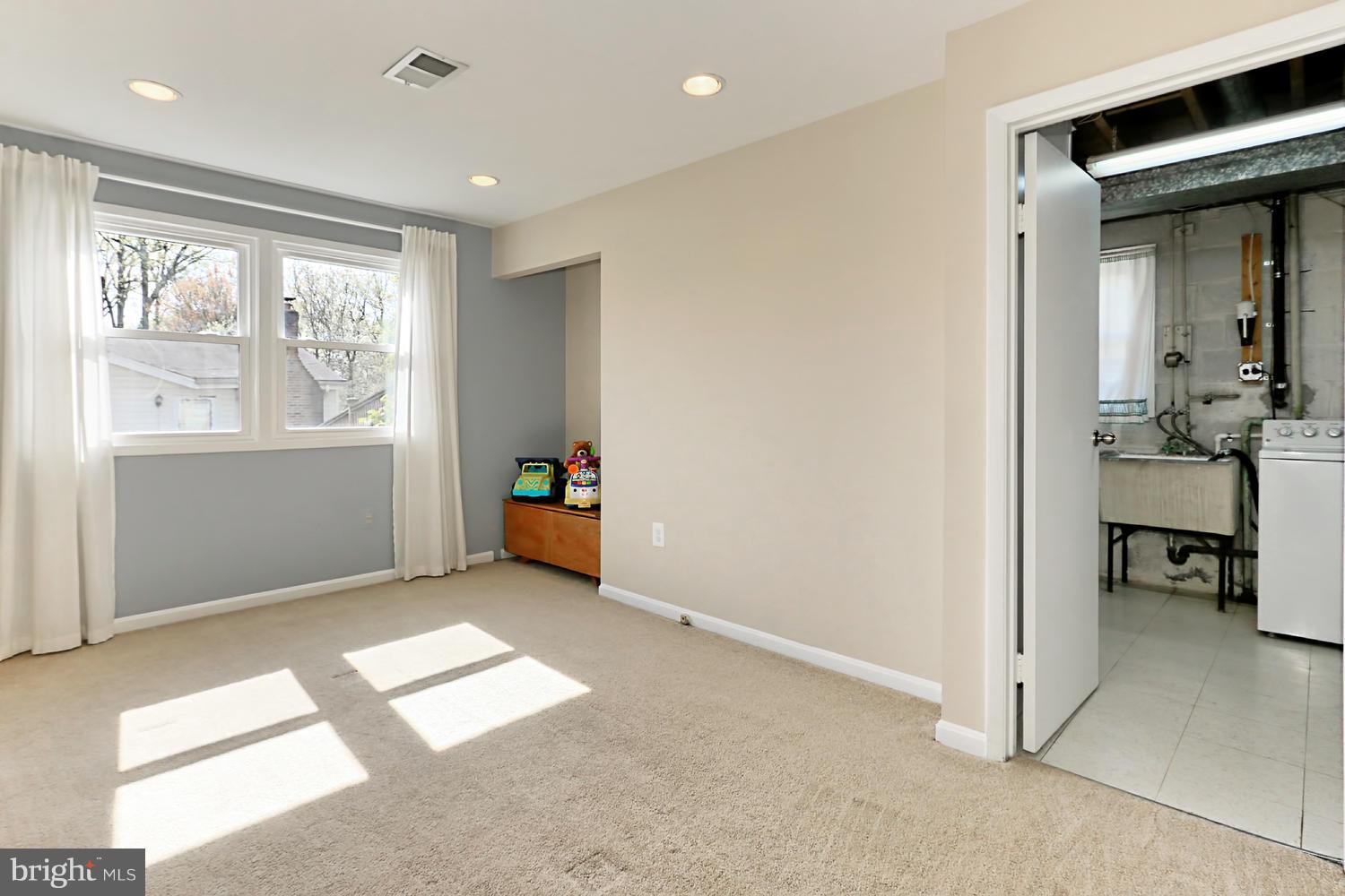 8211 Blairton Road Springfield, VA 22152 - Photo 19 of 27 Family Room