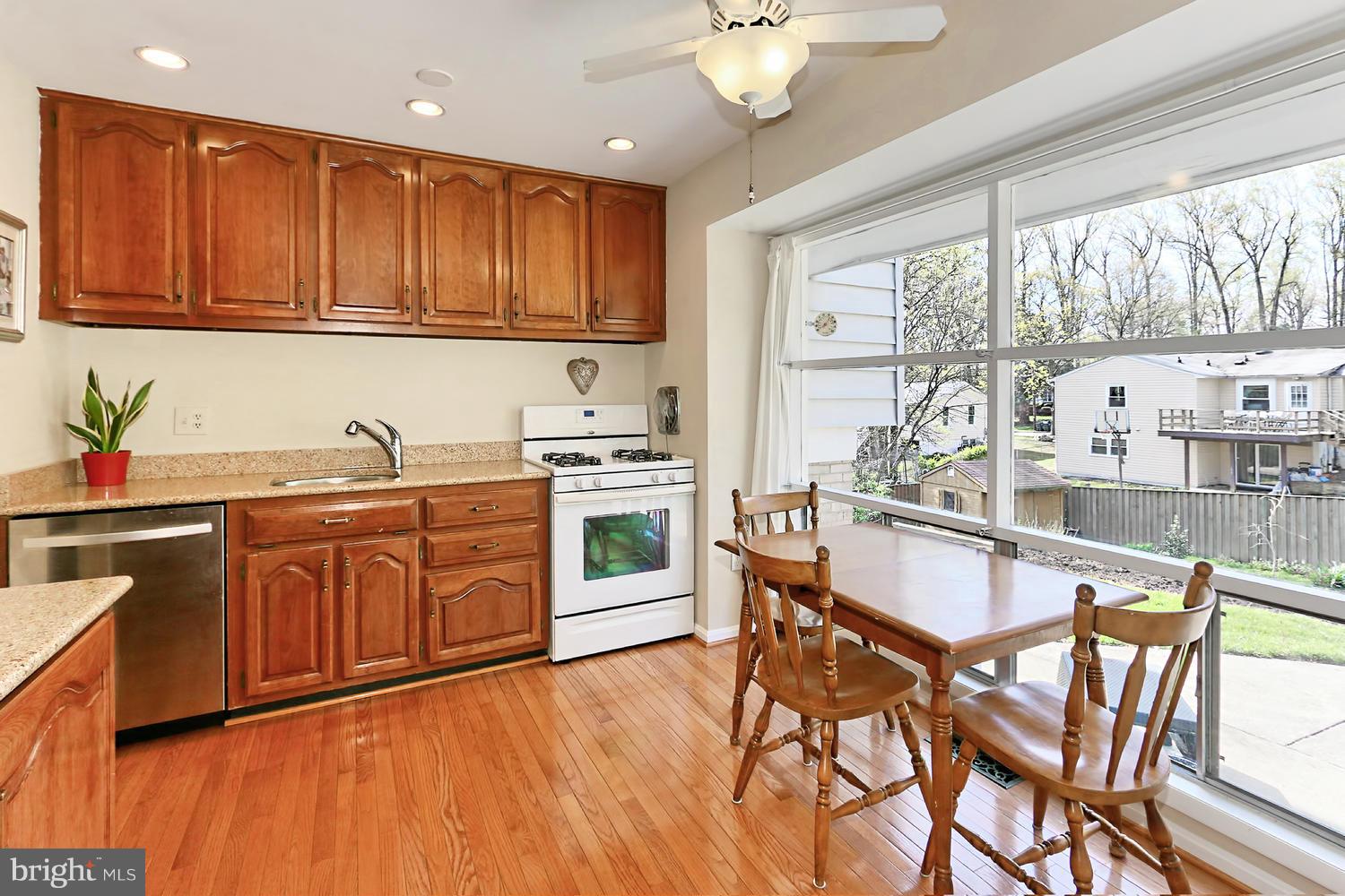8211 Blairton Road Springfield, VA 22152 - Photo 6 of 27 Kitchen