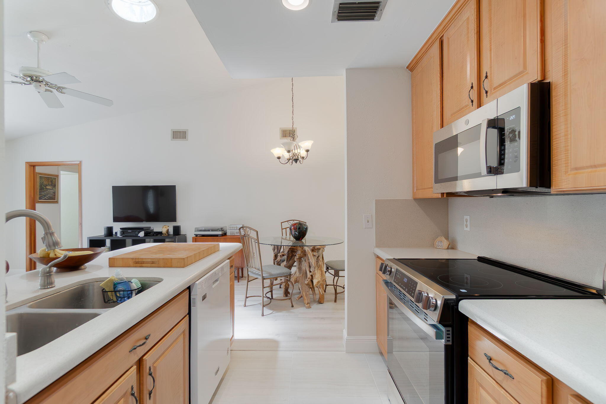 1073 Goldenrod Road Wellington, FL 33414 - Photo 17 of 25 17-web-or-mls-DSC07426