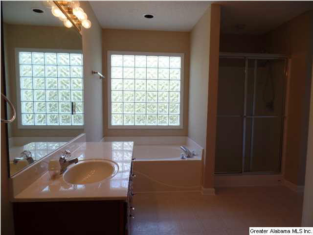 204 Warwick Lane Alabaster, AL 35007 - Photo 7 of 11