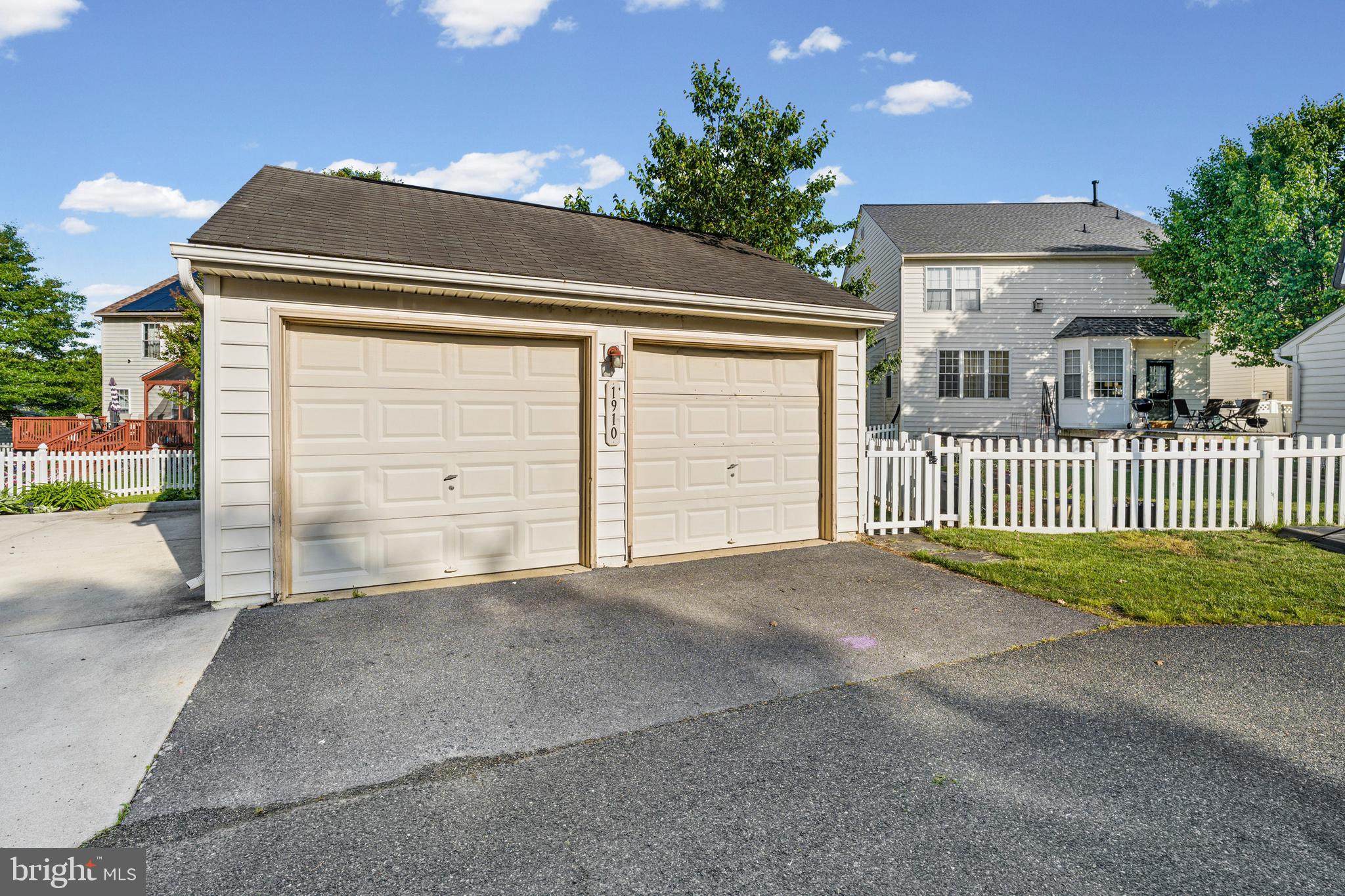 1910 Mars Run Road Baltimore, MD 21221 - Photo 41 of 46 2 Car Garage