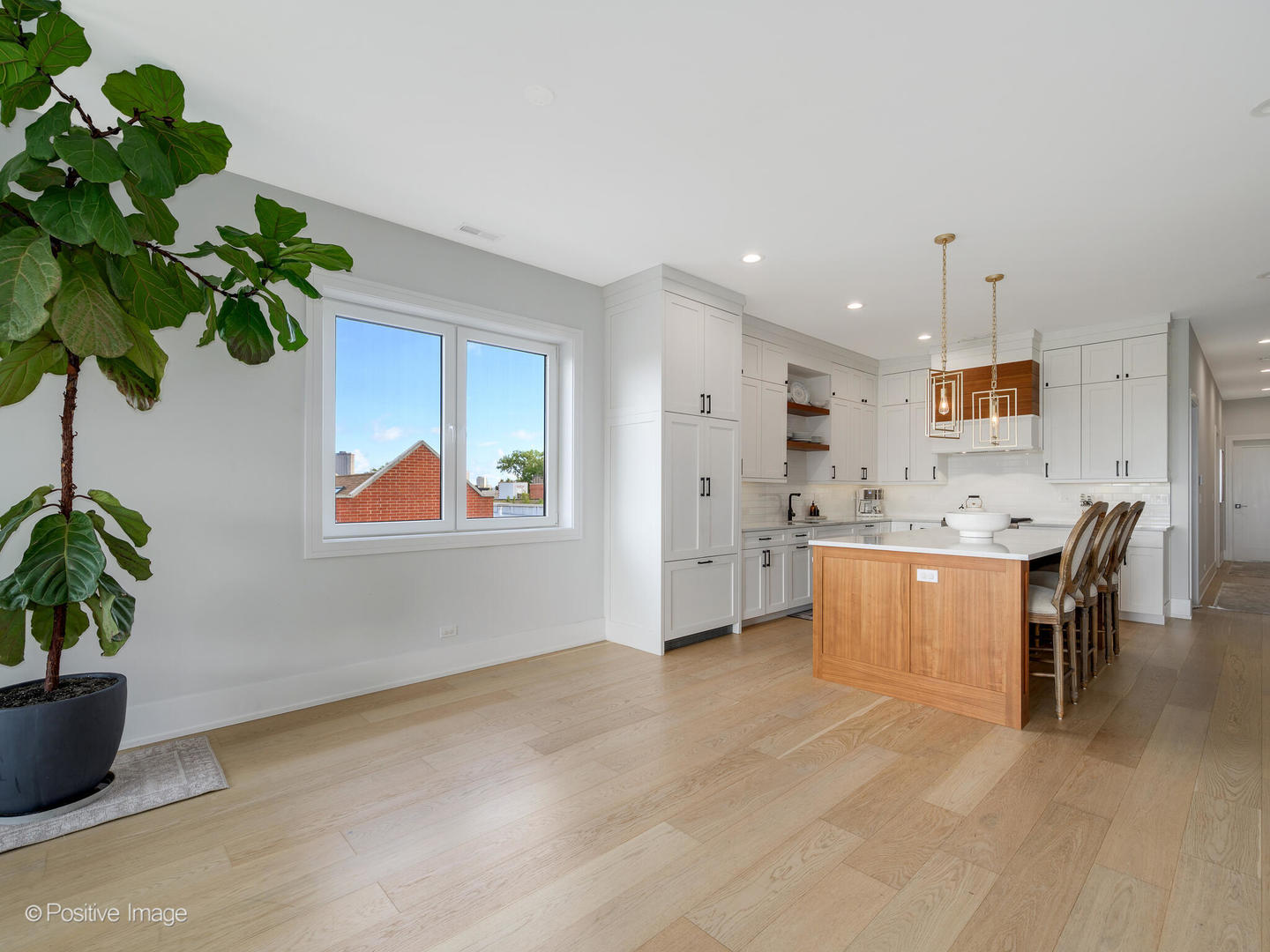 1511 West Irving Park Road, Unit 4E Chicago, IL 60613 - Photo 7 of 24 Gallery Image 7