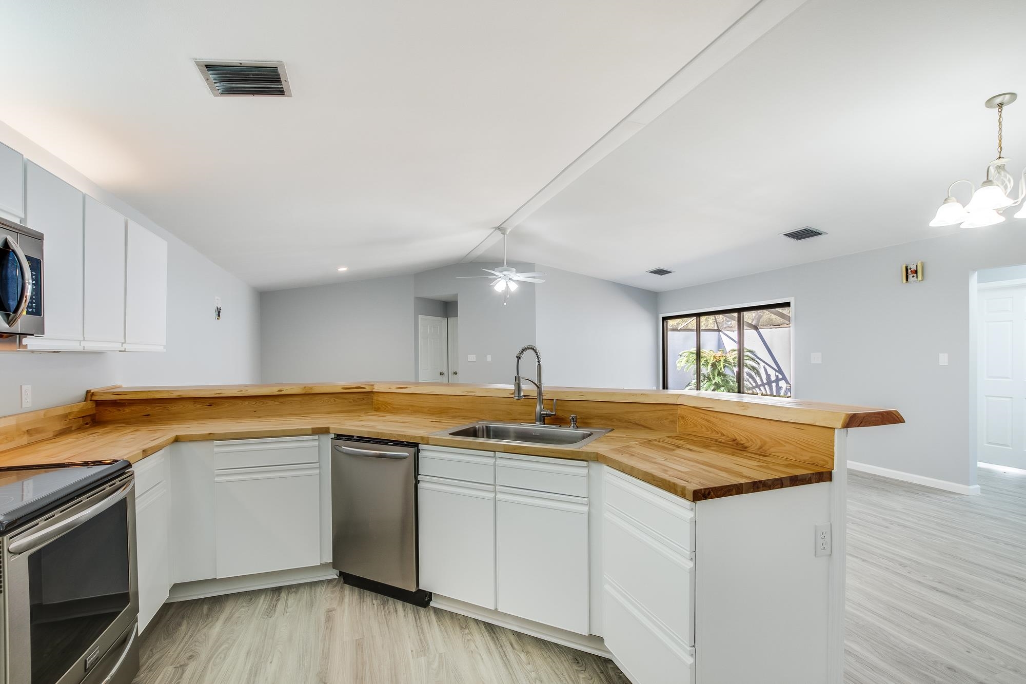 320 West Fort Morgan Road, Unit 101 Gulf Shores, AL 36542 - Photo 8 of 29 Kitchen