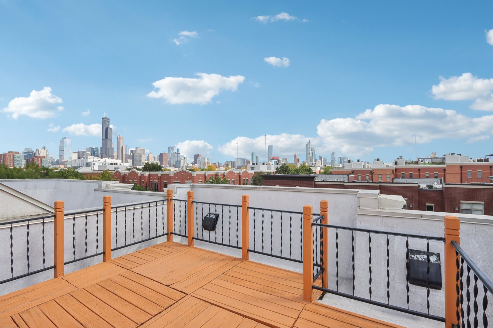 1512 South Halsted Street Chicago, IL 60608 - Photo 28 of 35 a view of city from a balcony