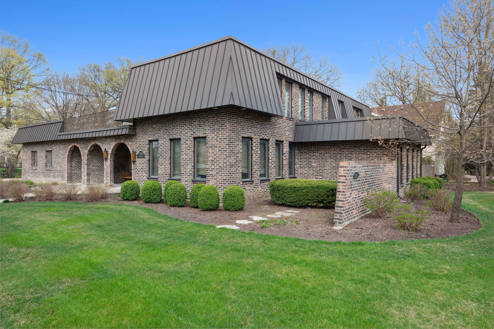 1135 South Rose Avenue Park Ridge, IL 60068 - Photo 1 of 21 Gallery Image 1
