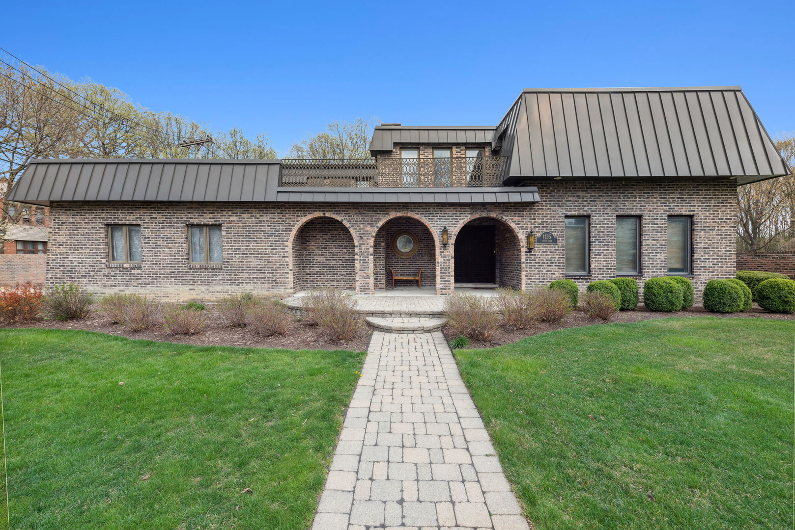 1135 South Rose Avenue Park Ridge, IL 60068 - Photo 2 of 21 Gallery Image 2