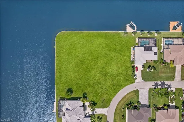 $1,099,798 | 2701 Southwest 30th Terrace, Cape Coral, FL 33914