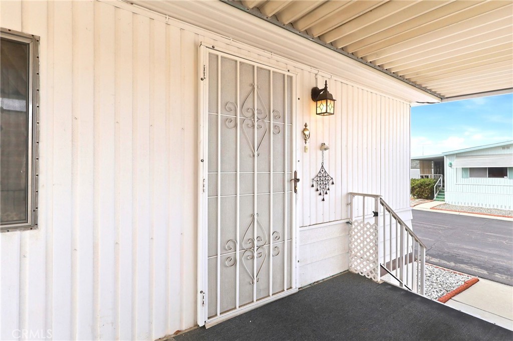9391 California Avenue, Unit 35 Riverside, CA 92503 - Photo 4 of 32 Gallery Image 4