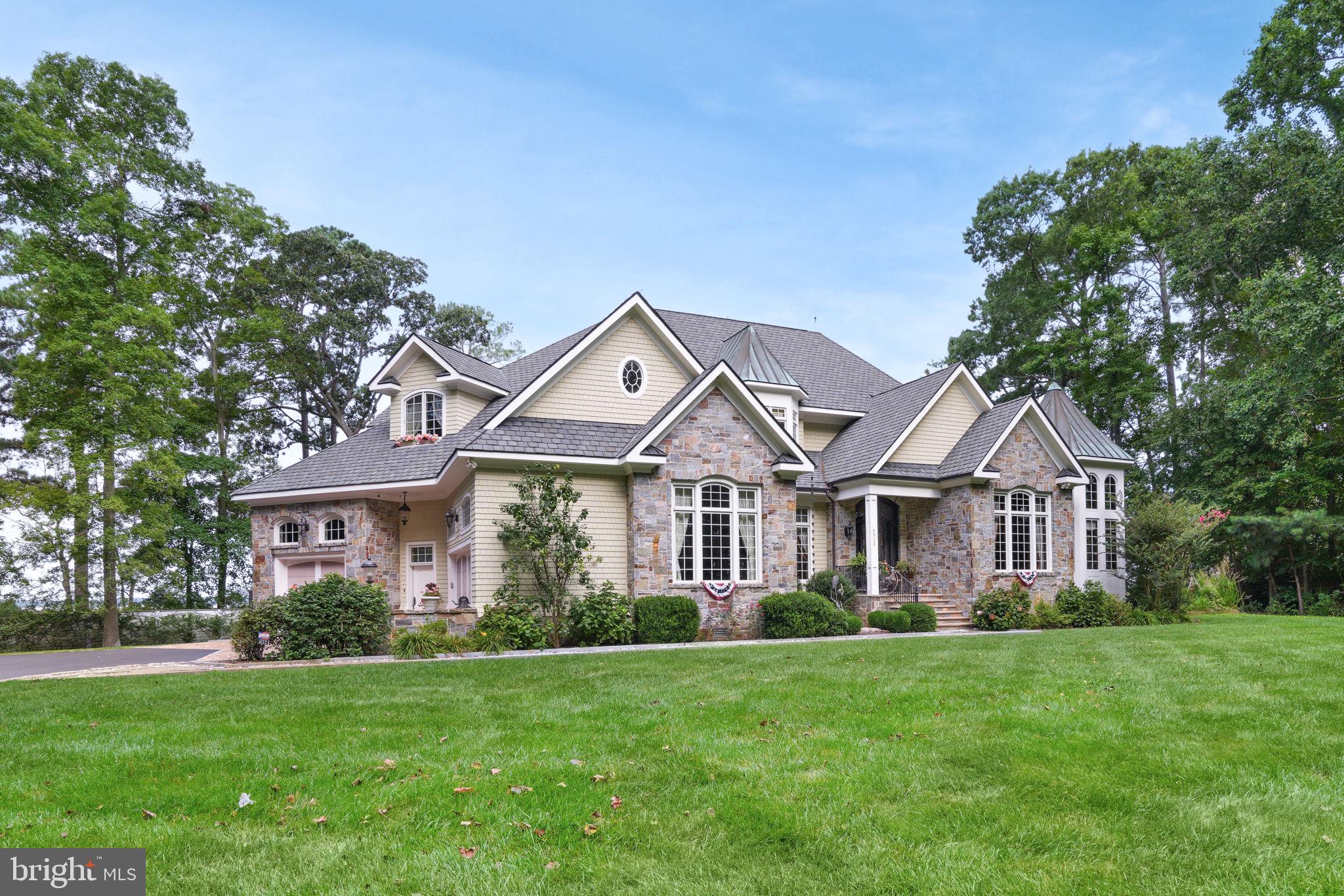 6513 Hampton Road Berlin, MD 21811 - Photo 4 of 129 a front view of a house with a yard