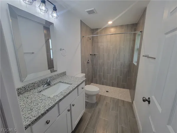 $475,000 | 2156 Edison Avenue, Fort Myers, FL 33901