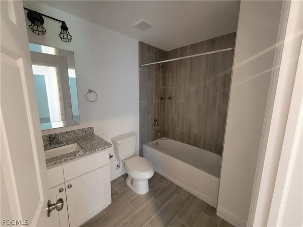 $475,000 | 2156 Edison Avenue, Fort Myers, FL 33901