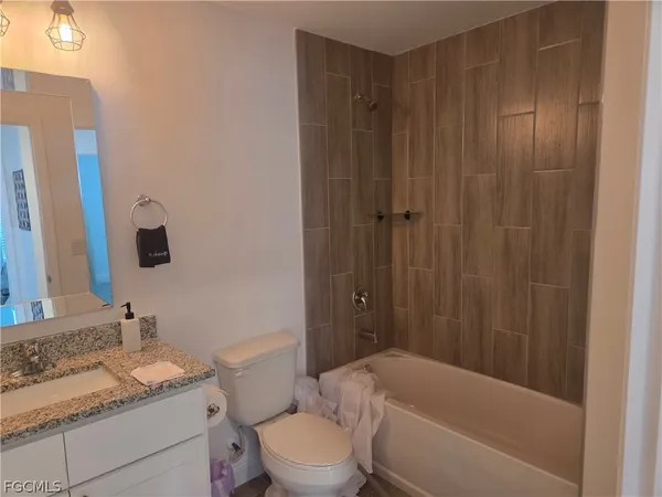 $475,000 | 2156 Edison Avenue, Fort Myers, FL 33901