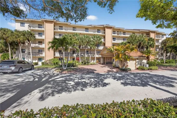 $599,000 | 901 Seafarer Circle, Unit 504, Jupiter, FL 33477