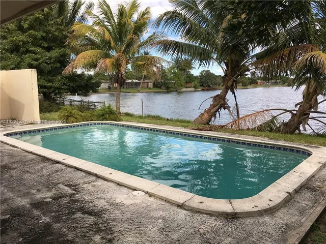 a close up view of washer and dryer