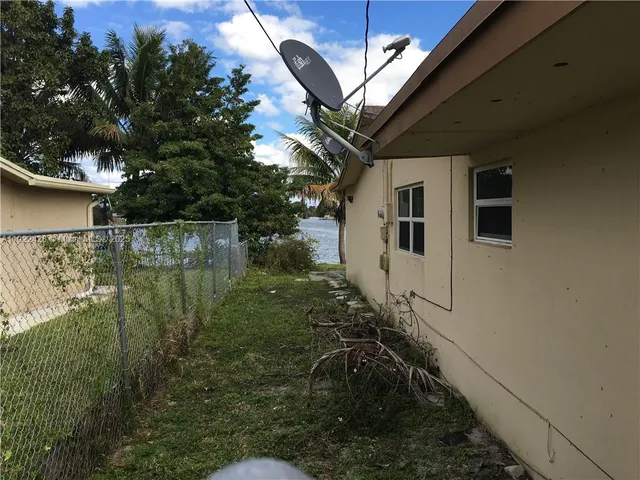 $3,000 | 3705 Southwest 68th Avenue, Miramar, FL 33023